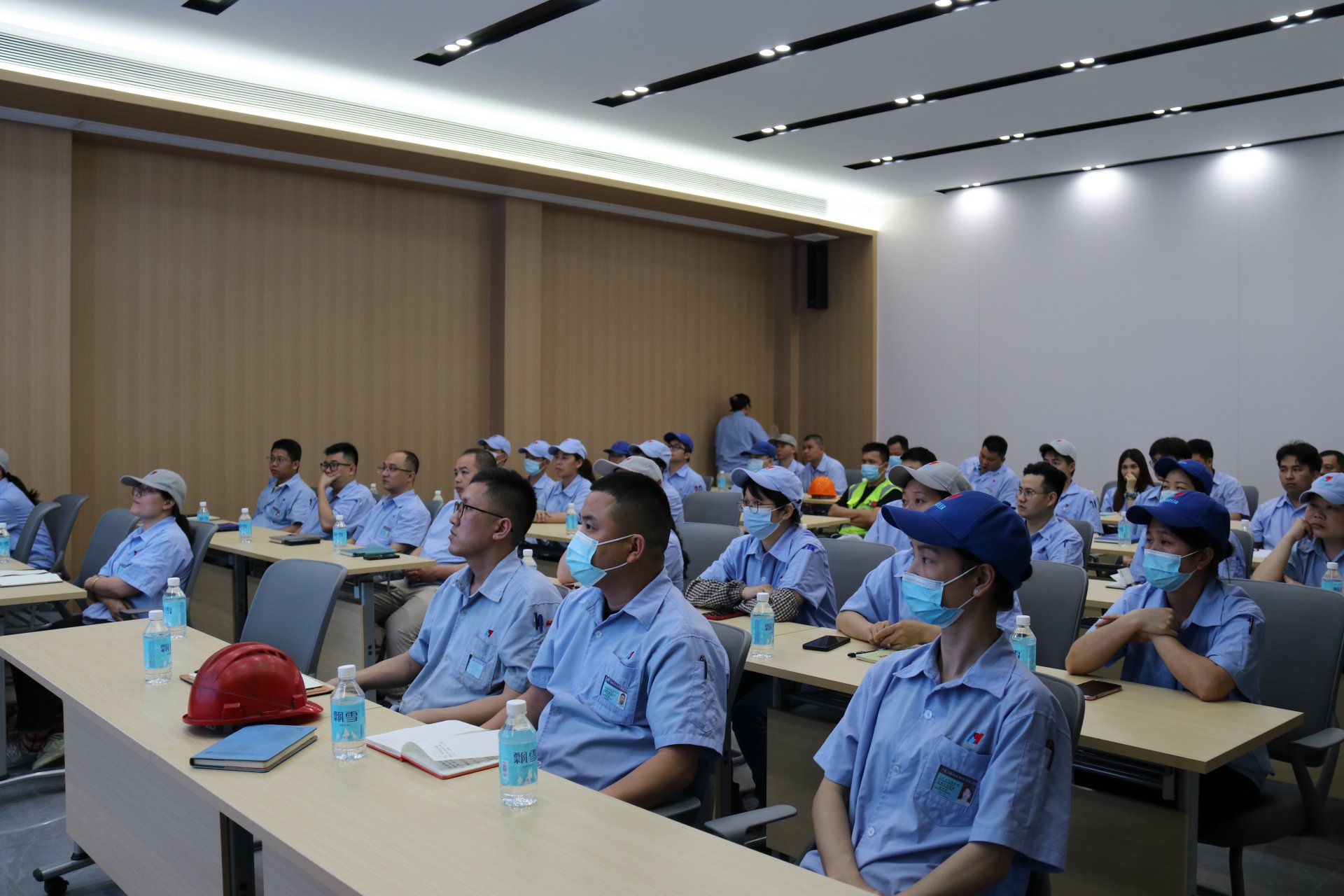 開展職業健康安全防范知識普及培訓